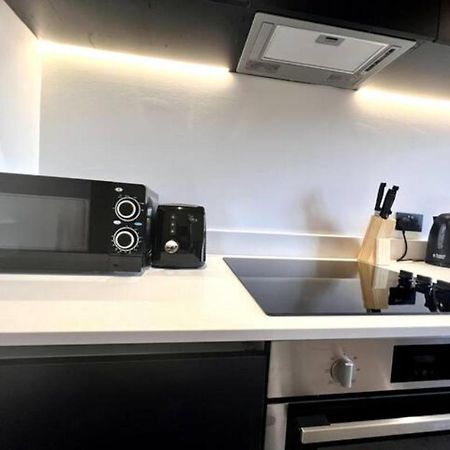 Two Bedrooms Exquisite En-Suite Apartment Deansgate Manchester Bagian luar foto