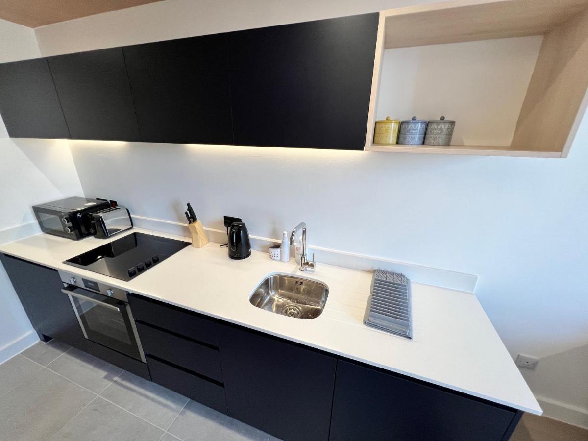 Two Bedrooms Exquisite En-Suite Apartment Deansgate Manchester Bagian luar foto