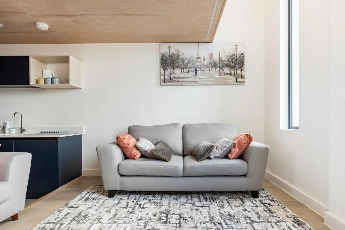 Two Bedrooms Exquisite En-Suite Apartment Deansgate Manchester Bagian luar foto