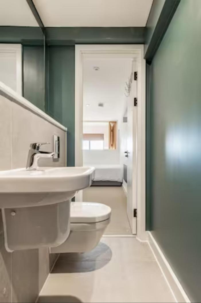 Two Bedrooms Exquisite En-Suite Apartment Deansgate Manchester Bagian luar foto