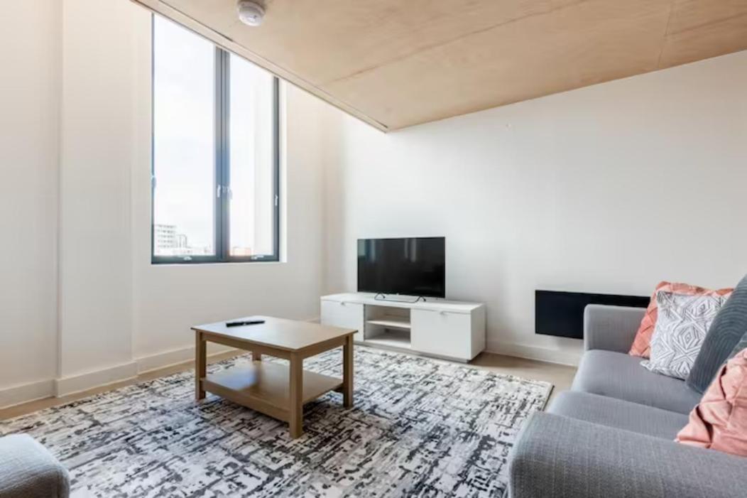Two Bedrooms Exquisite En-Suite Apartment Deansgate Manchester Bagian luar foto