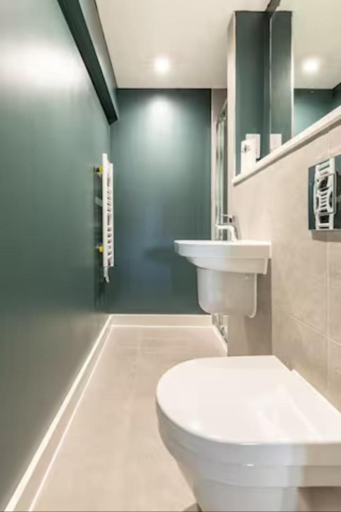 Two Bedrooms Exquisite En-Suite Apartment Deansgate Manchester Bagian luar foto